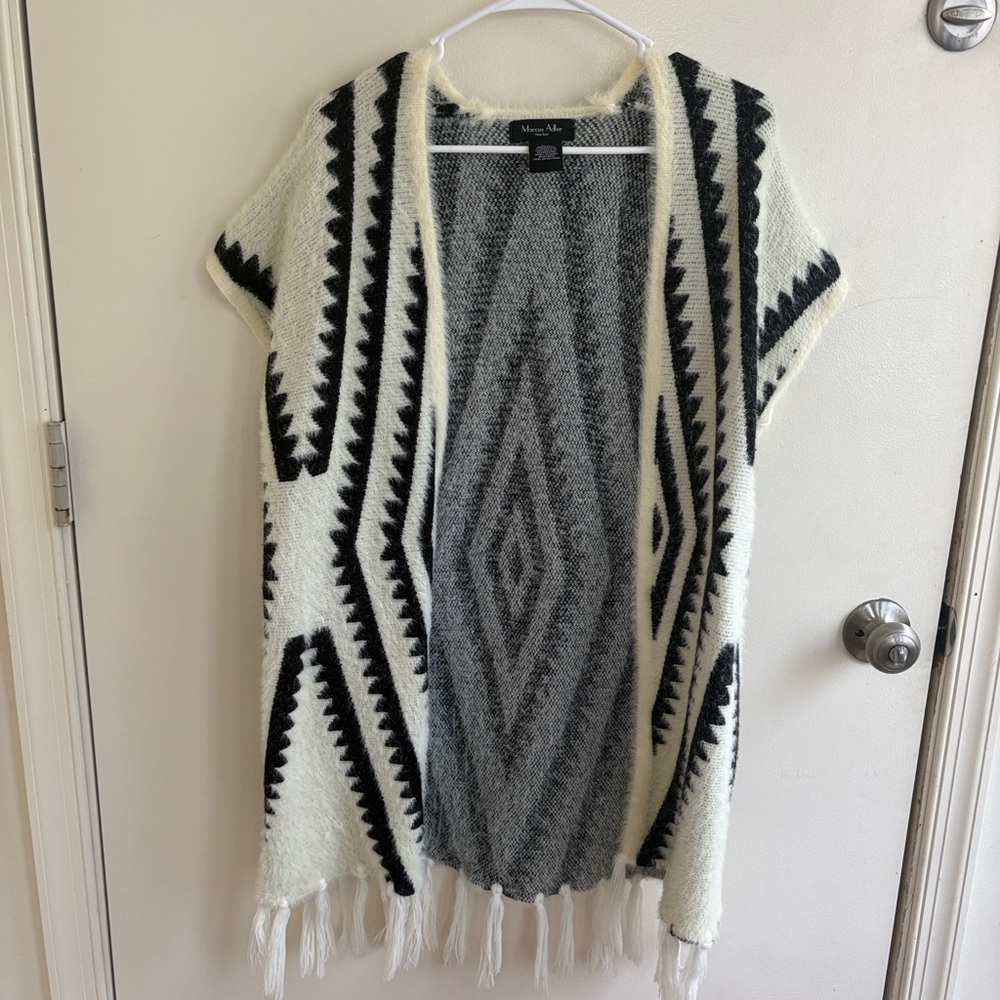 Black & Cream Geometric Fringe Open Cardigan